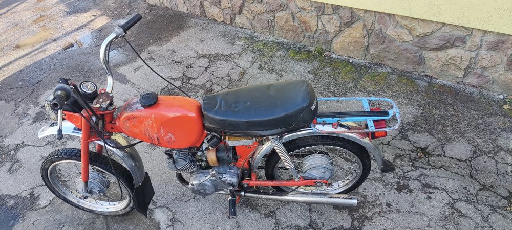 Мопед Карпати  в рідній фарбі