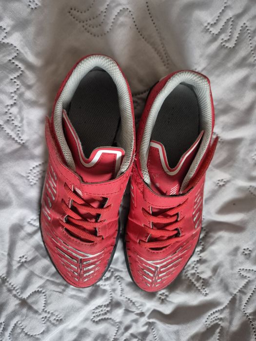 Buty halowe do piłki nożnej halówki