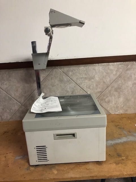 Projetor de acetatos como novo com embalagem original