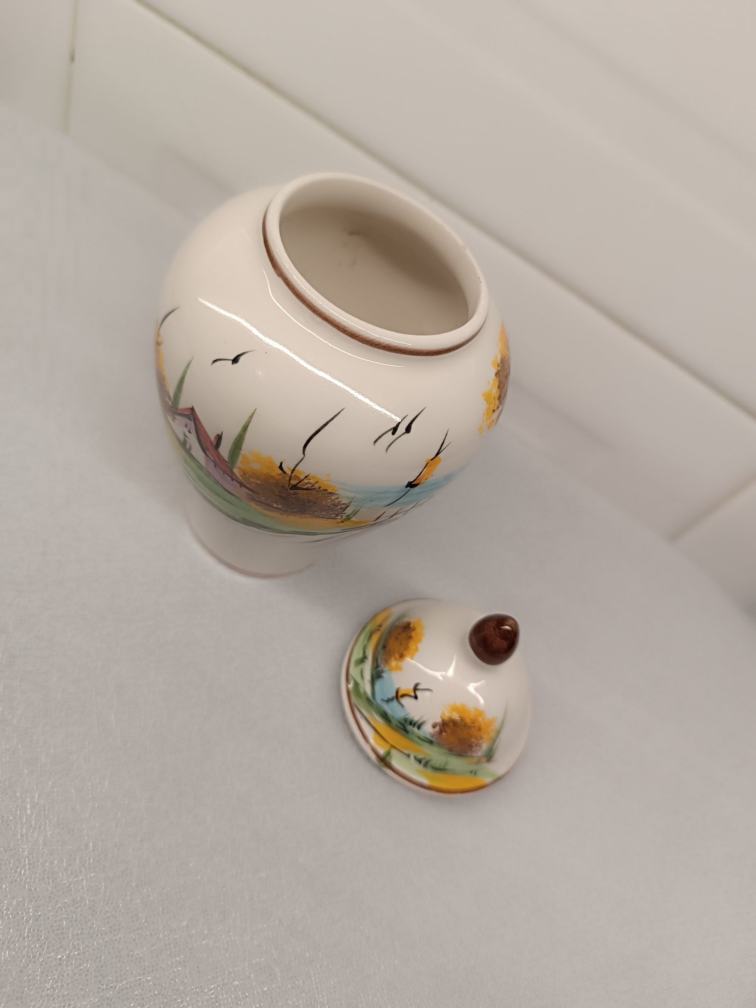 Pote, jarra em Porcelana. Excelente estado. 16 cm