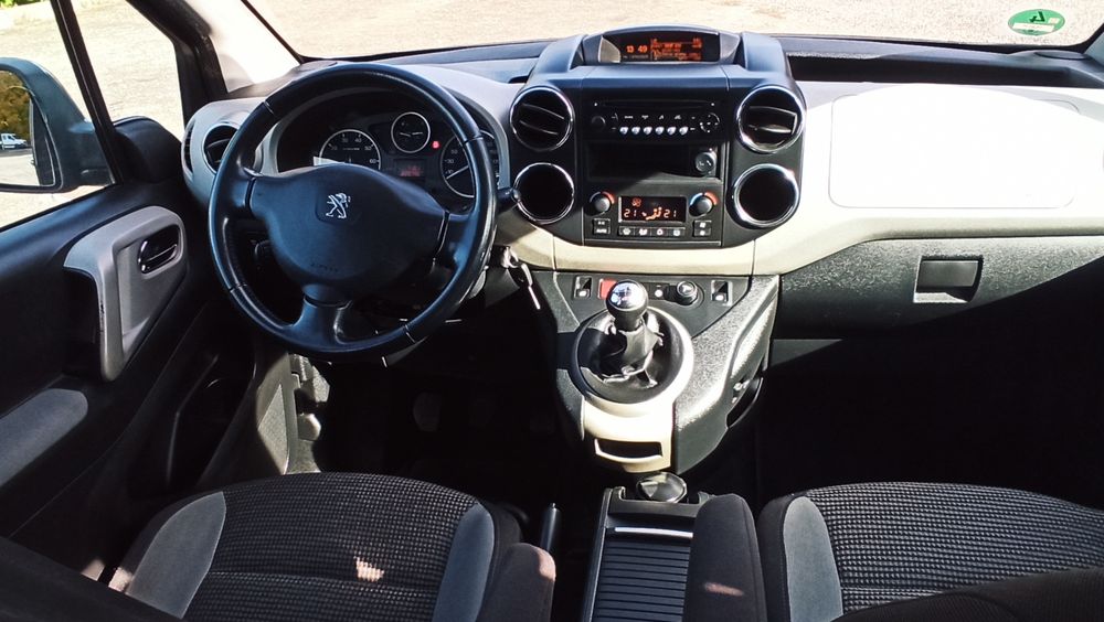 Peugeot partner 2013 ledy 1.6hdi bogate wyposażenie super stan!!!