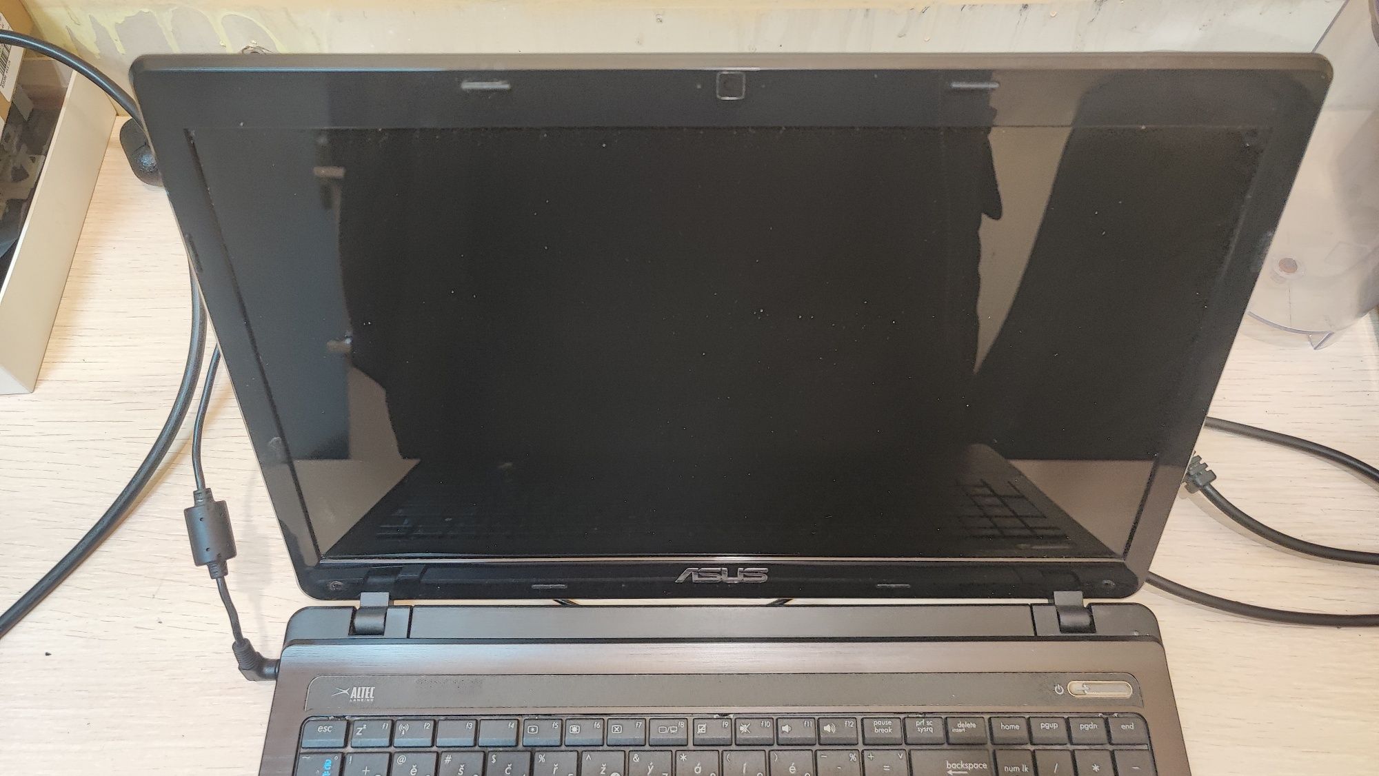 Продам ноутбук Asus A53B полностью рабочий