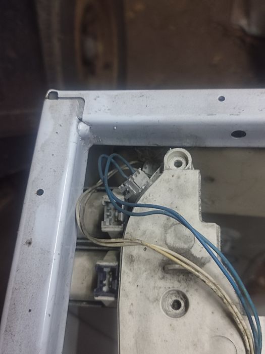 Продам по запчастям стиральную машину Ariston Hotpoint 6