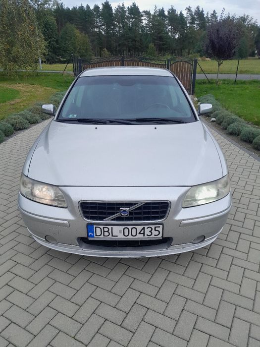 Samochod volvo s6