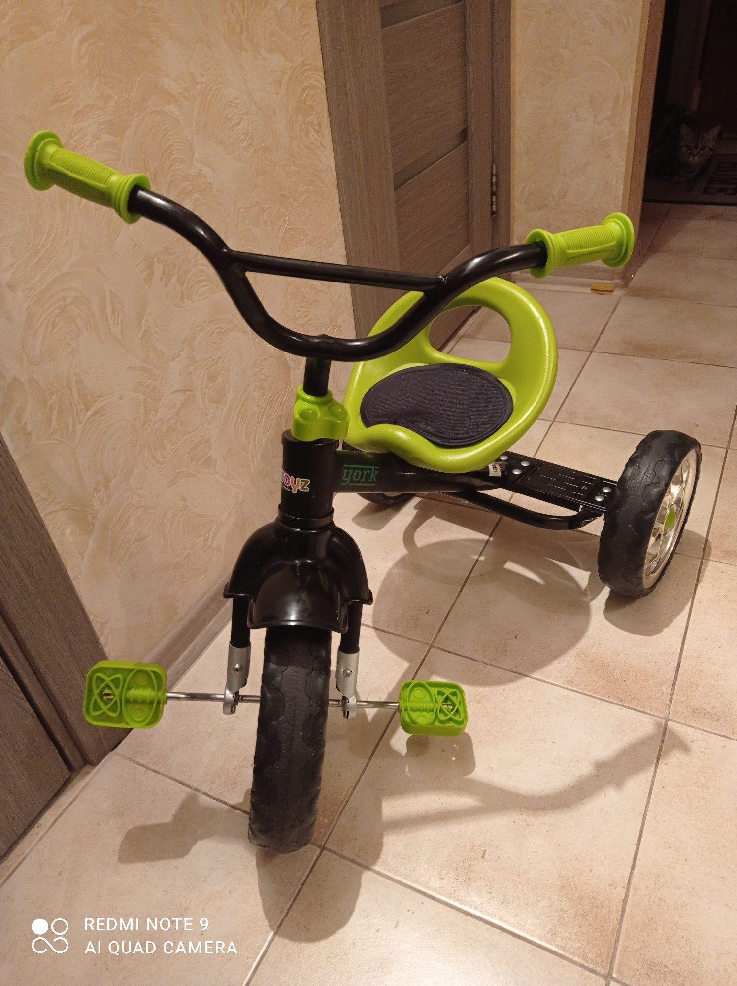 Велосипед детский трёхколёсный Caretero
