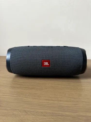 Coluna JBL Charge Essential usada