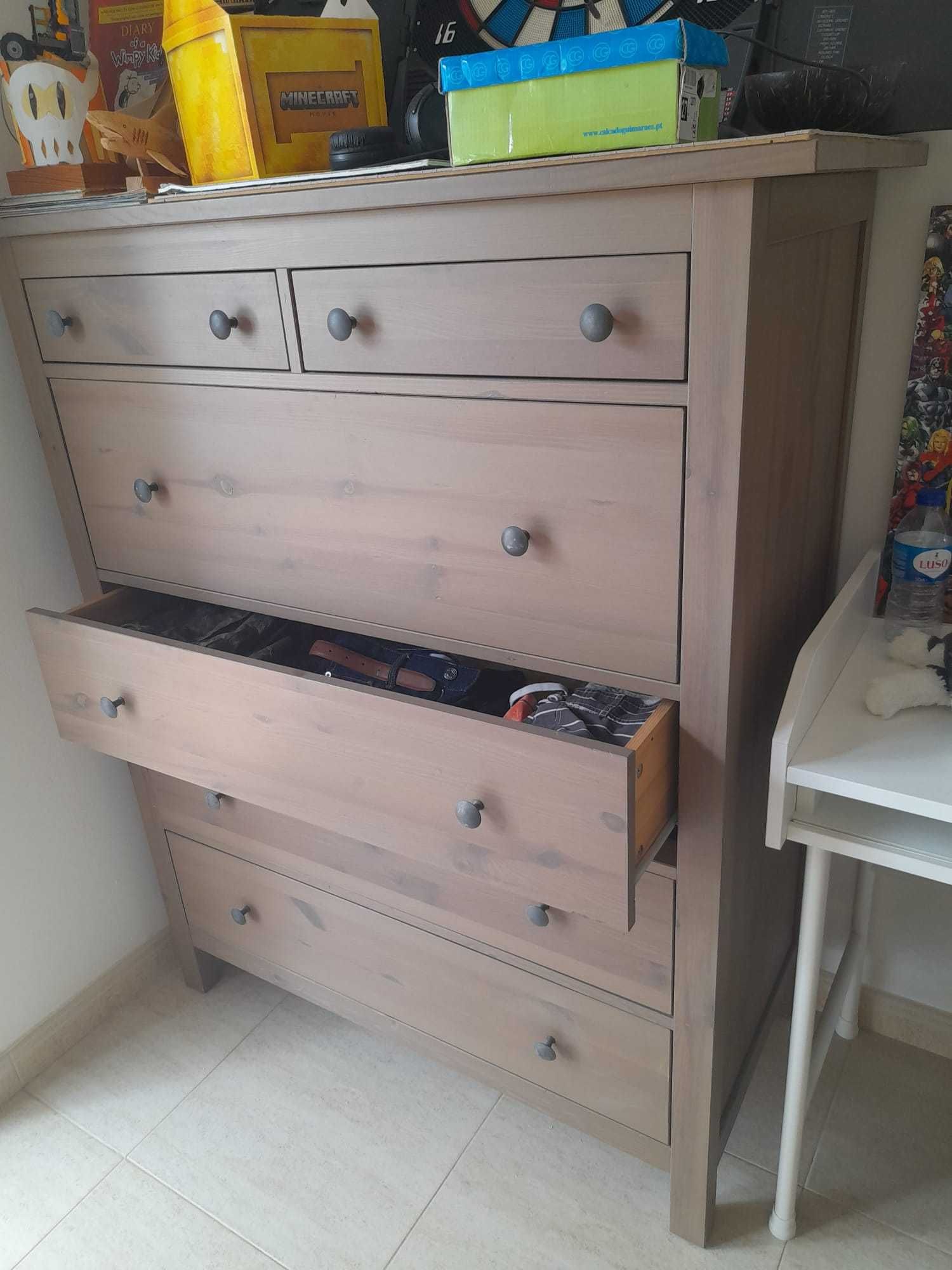 Cómoda 108X131 castanha da Hemnes