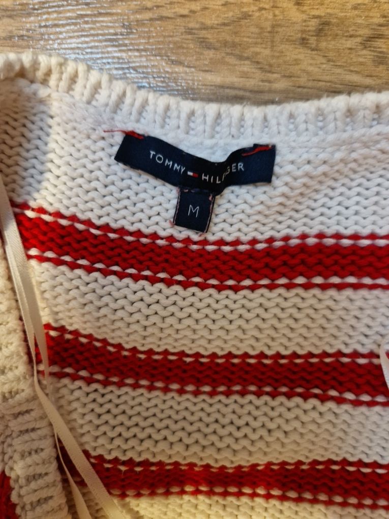 Sweterek damski tommy.