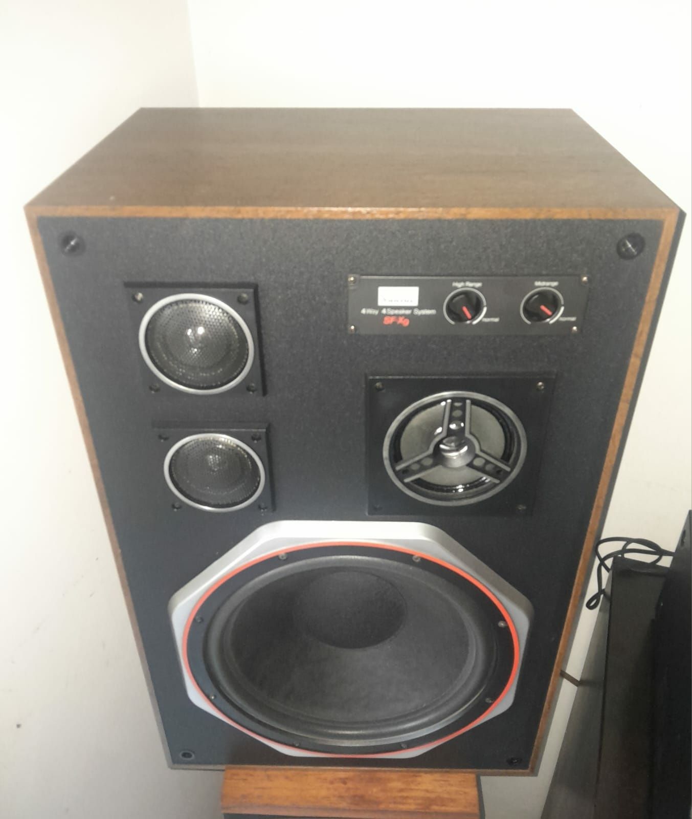 Colunas Sansui SF x9