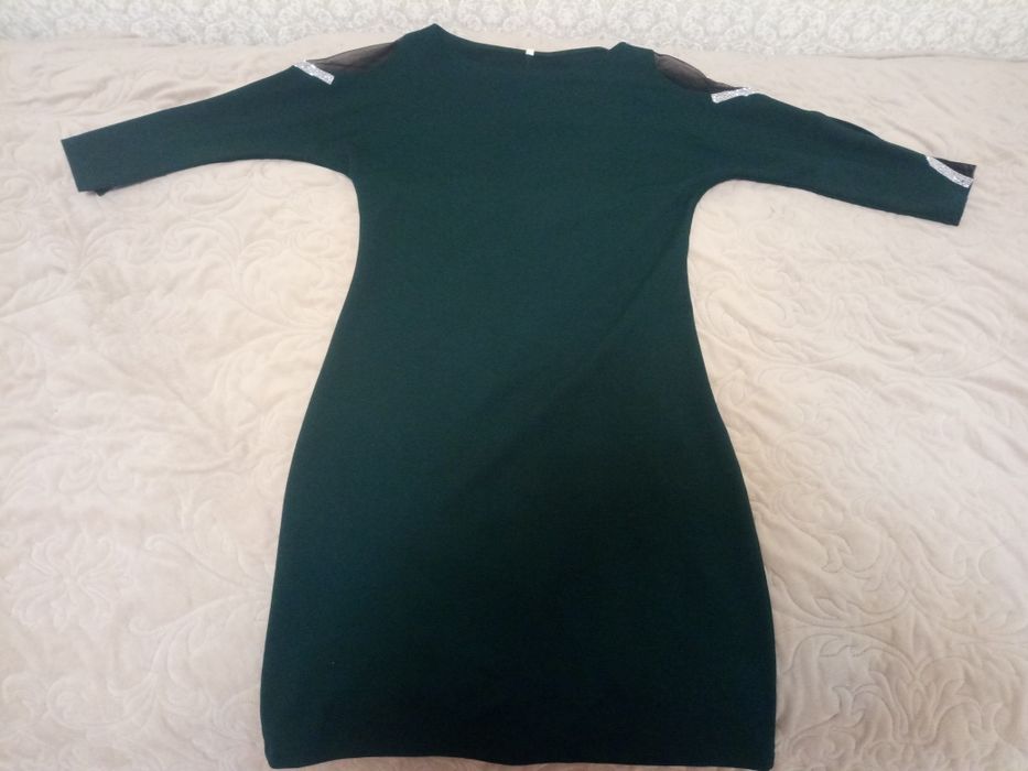 Красива жіноча сукня