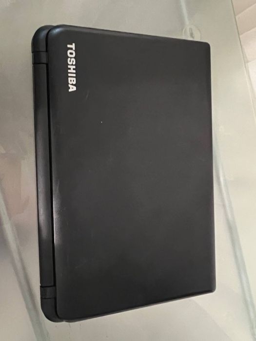 Ноутбук Toshiba Satellite / AMD A4-6210 / 6 ГБ / 1 ТБ HDD