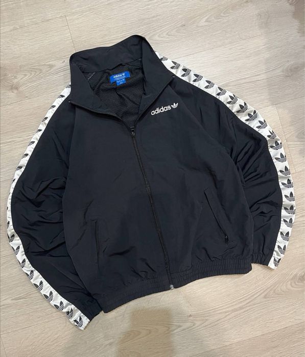 Вітровка Adidas нейлонова