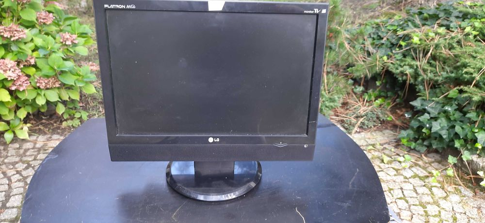 Monitor do komputera "LG" Flatron Wide