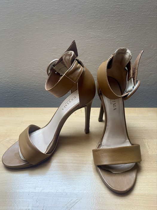 Sandałki szpilki obcasy rozmiar 36 Ryłko brązowo beżowe skórzane