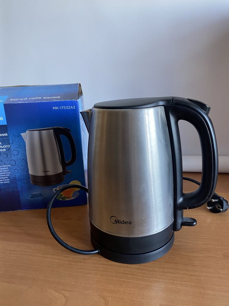 Чайник електричний midea