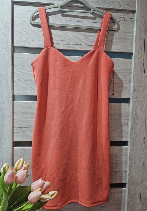 Sukienka na ramiączka prosta pomarańczowa koralowa dopasowana basic