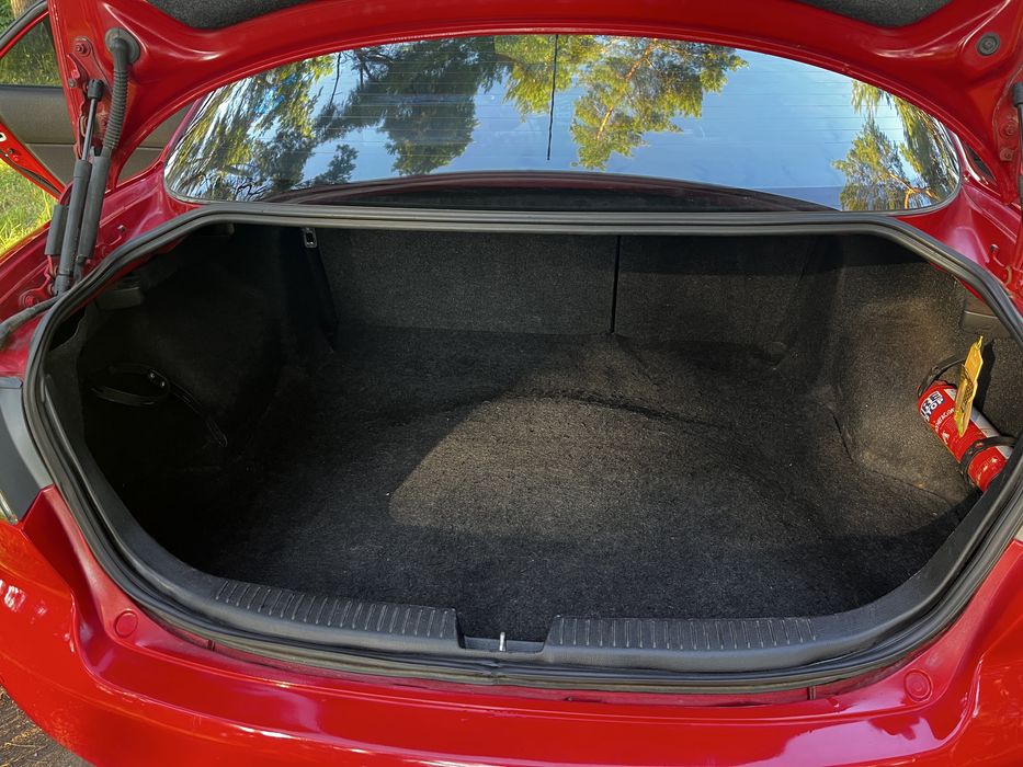 Авто Мазда 6……..