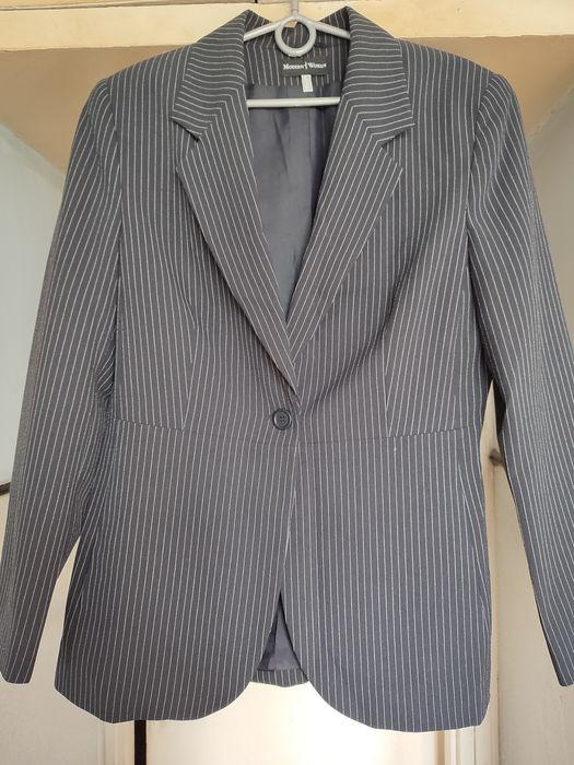 Garnitur damski,czarny w biały prążek roz.42.