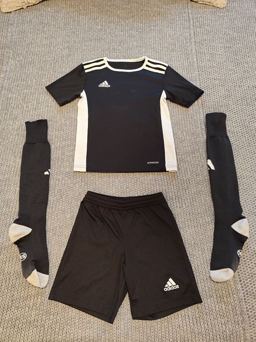 Komplet piłkarski Adidas, rozmiar 128