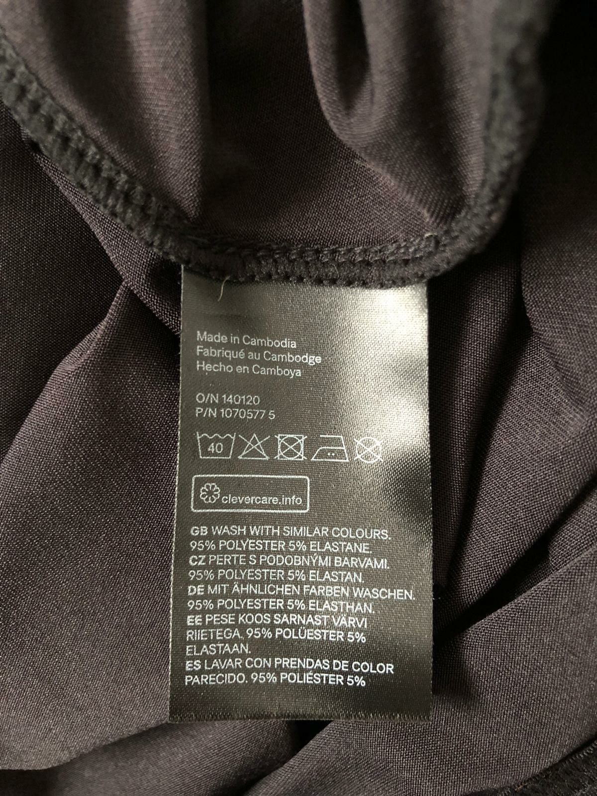 Sukienka z kołnierzykiem marszczeniem i guziczkami H&M Divided  M/38