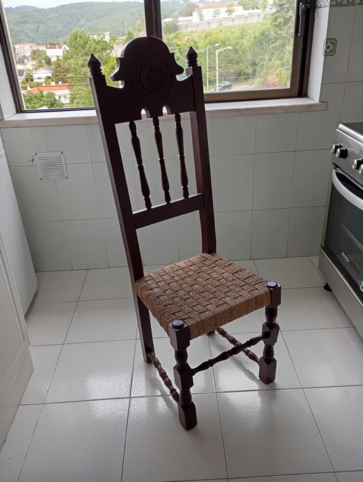 Cadeiras de madeira