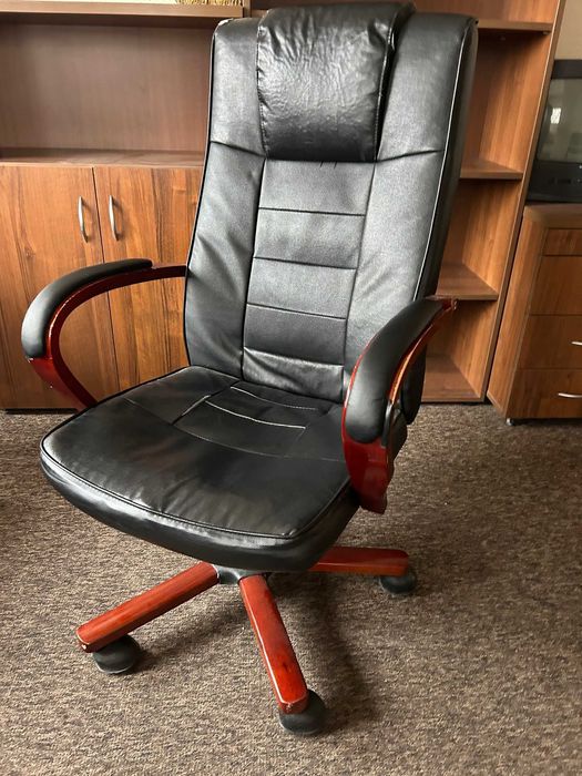 Oddam TV Grungid, Fotel biurowy,  biurko PRL, stół PRL, krzesło PRL :)