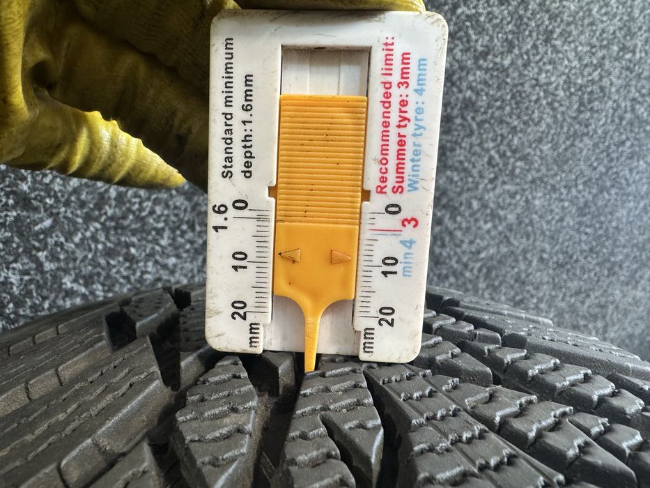 Шини зимні Б/У 185/65R15 Nokian Hakkapelitta R3