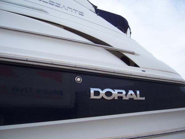 Яхта Doral 350