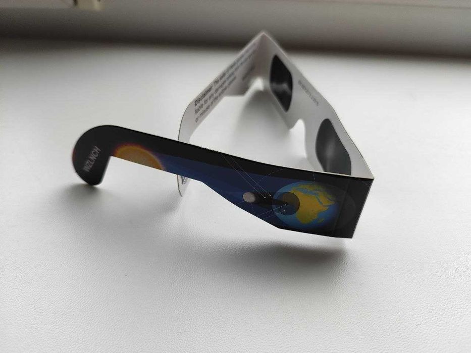 Очки для наблюдения за солнечным затмением