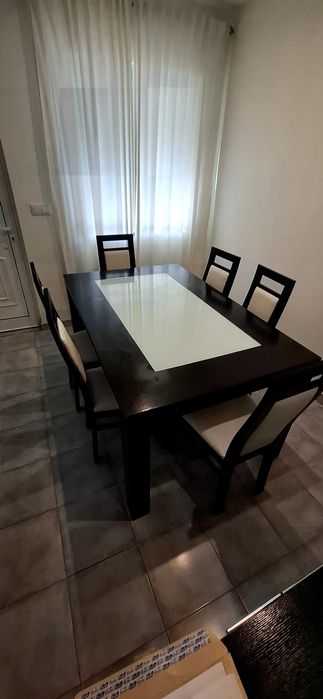 Mesa sala de jantar com aparador e móvel tv