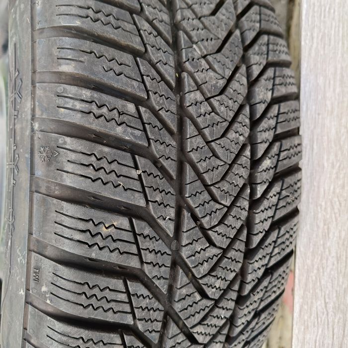 Koła opony felgi ESA+ Tecar 195/55 R15 Volvo