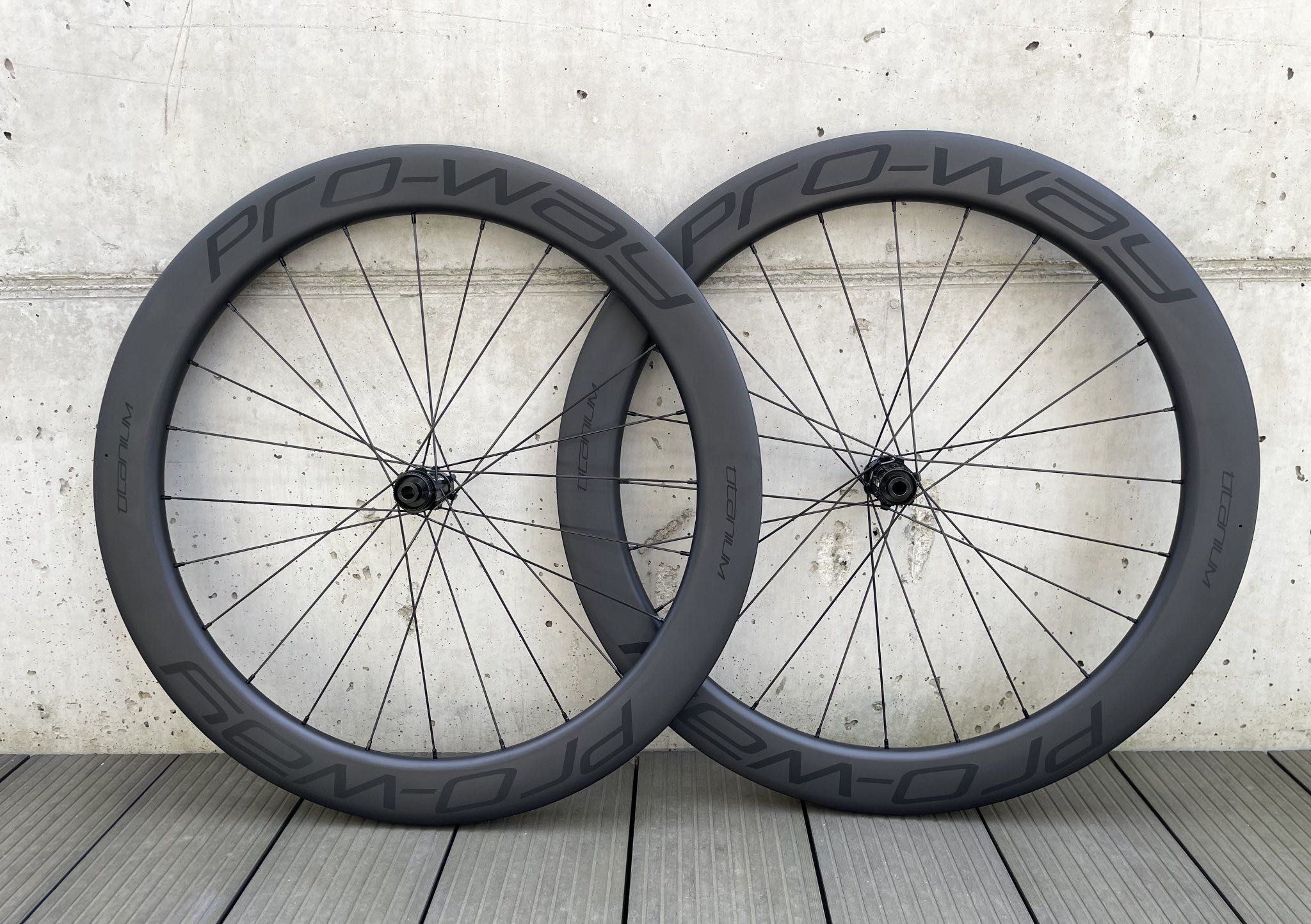 Koła szosowe carbon PRO-WAY TITANIUM 60mm 1530g (gravel)