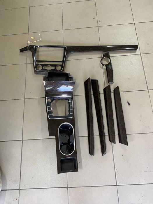 Декор салона Пассат б 7 США темне дерево