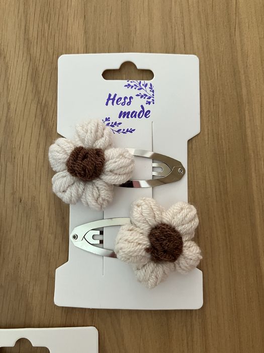 Spinki do włosów z kwiatuszkami handmade, szydełkowe Halloween jesień