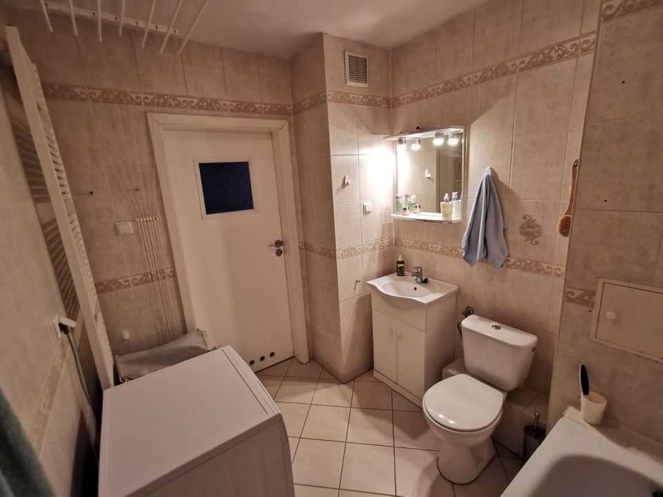 Pokój w dwupokojowym mieszkaniu obok placu Strzegomskiego