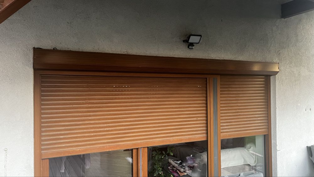 roleta z napędem elektrycznym 300x220cm. Złoty dąb