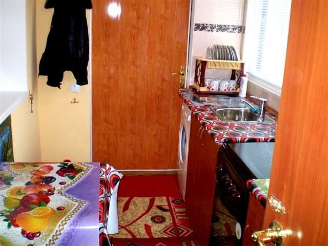 Почасово-300. Посуточно 1 к.кв. Соборная/Макдональдс 2 кровати, кресло