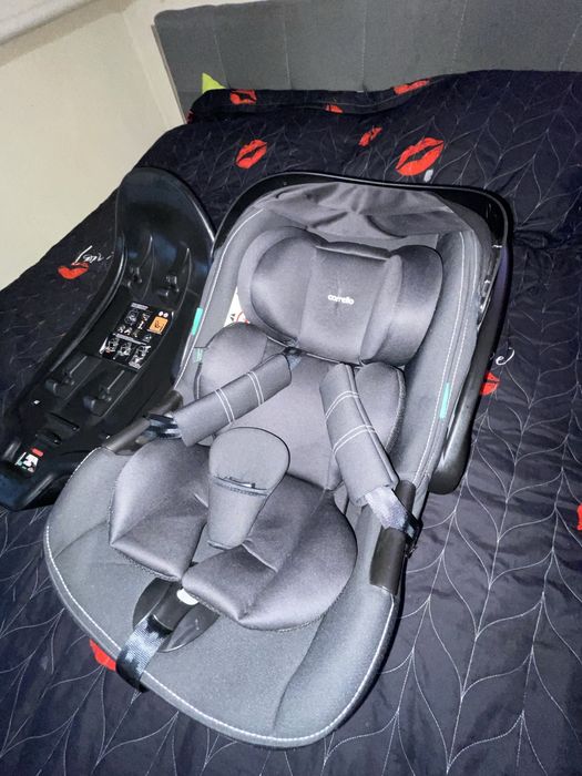 Дитяче автокрісло Carrello з базою (платформою)