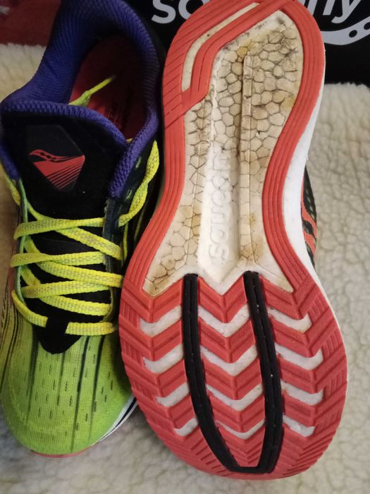 Оригінальні бігові кросівки Saucony