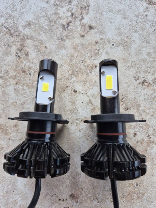 Лампочки H4  led