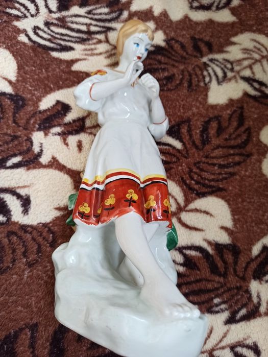 Статуетка Дівчина СРСР