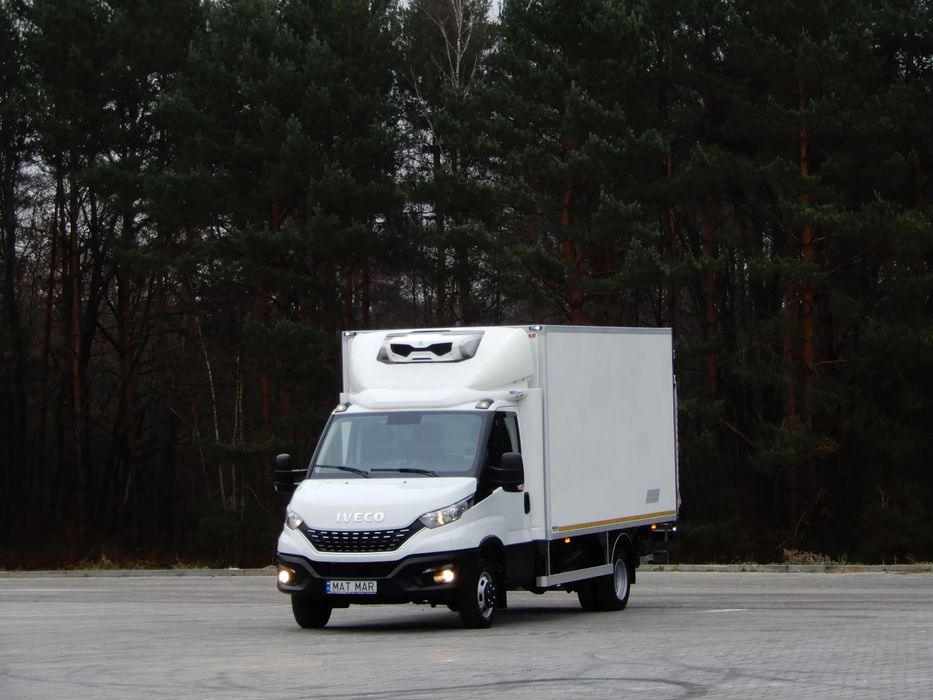 Iveco DAILY 50C18 Chłodnia -20*C+30*C WINDA ZAŁADOWCZA 1000 Kg Udźwigu DHOLLANDIA Boczne Drzwi Agregat Zasilany Na Postoju V230  Funkcja Grzania WZMACNIANY Rozstaw Osi 4100 mm Stan Auta Jak Nowy POLECAM  100 % Bezwypadkowy ! Lakier Oryginał ! Salon PL ! I