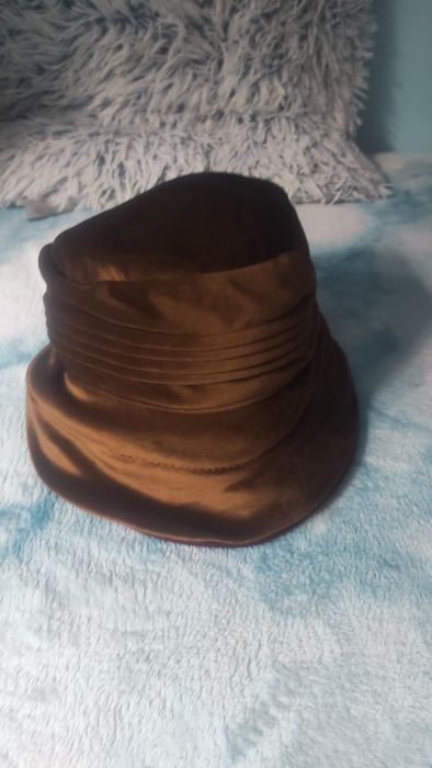 Kapelusz  damski aksamitny