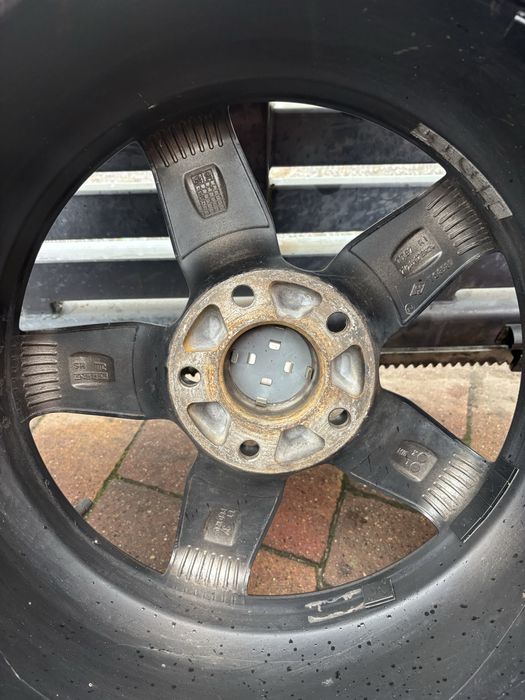 17” Vw Multivan. T5-T6  5x120 / 235/55R17 Pirelli Sottozero - zima