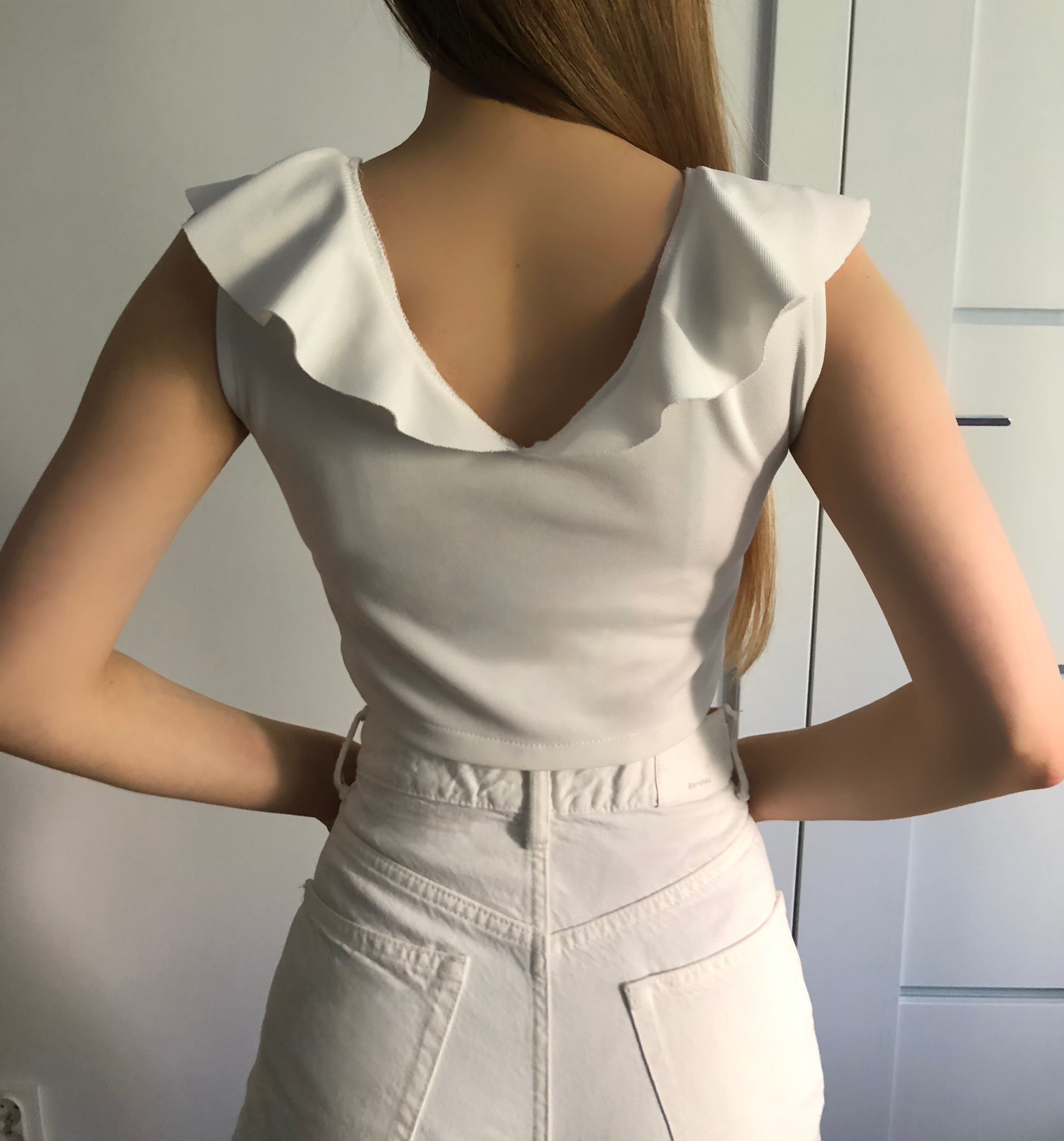 Nowa biała bluzka damska crop top z falbaną damska XS
