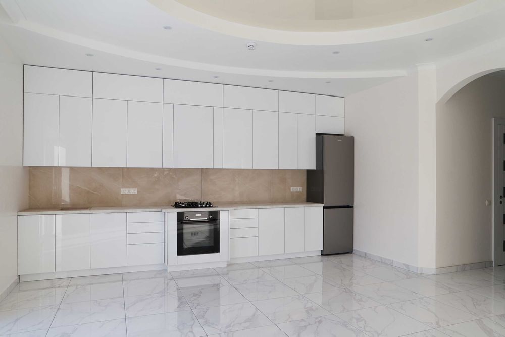 Будинок з сучаним ремонтом та технікою під представництво, офіс