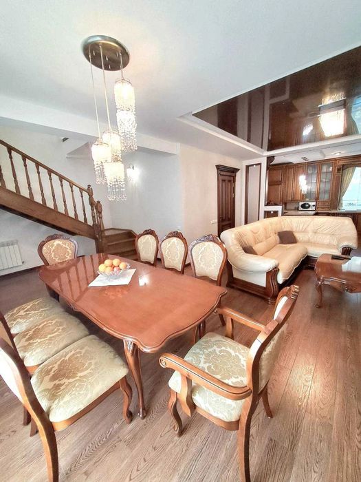 Продам неймовірний маєток наповнений домашнім теплом. Р-н Міськсаду.