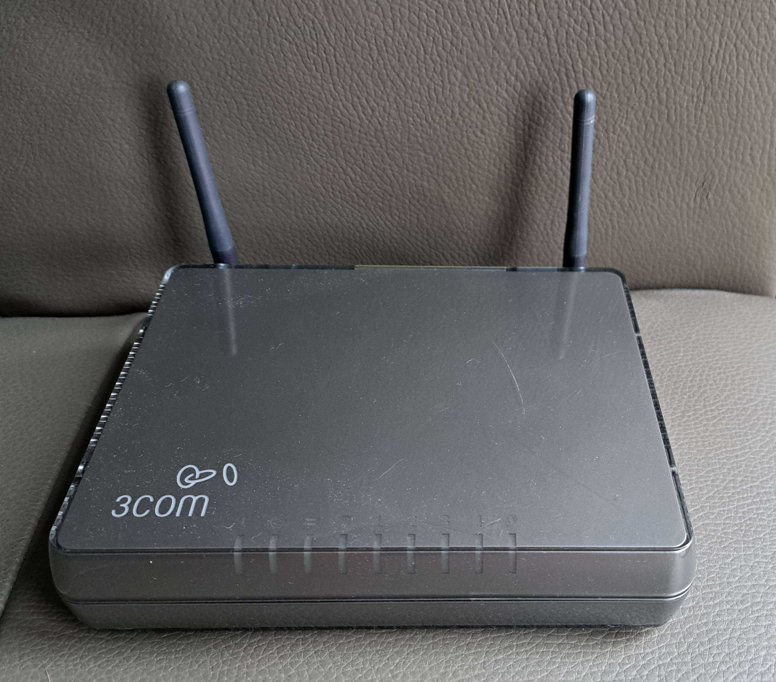 Router 3com DSL do kablówek UPC Vektra itp Podświetlane logo "3com"