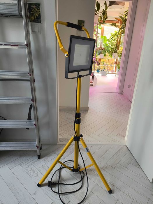 Naświetlacz na statywie H 100W 6500K SAMSUNG LED V-TAC VT-109 |