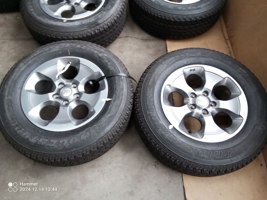 Jeep Wrangler koła felgi 18/7.5 r18 255/70 r18 Bridgestone nowe